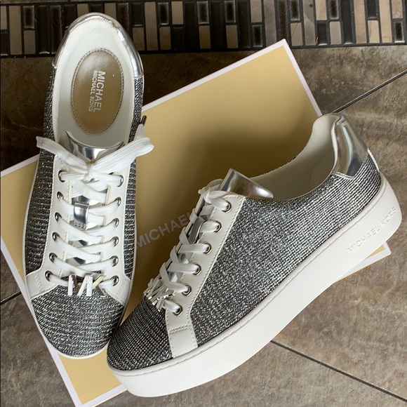 MICHAEL KORS POPPY LACE UP GLITTER CHAIN MESH SILV - Picture 15 of 16